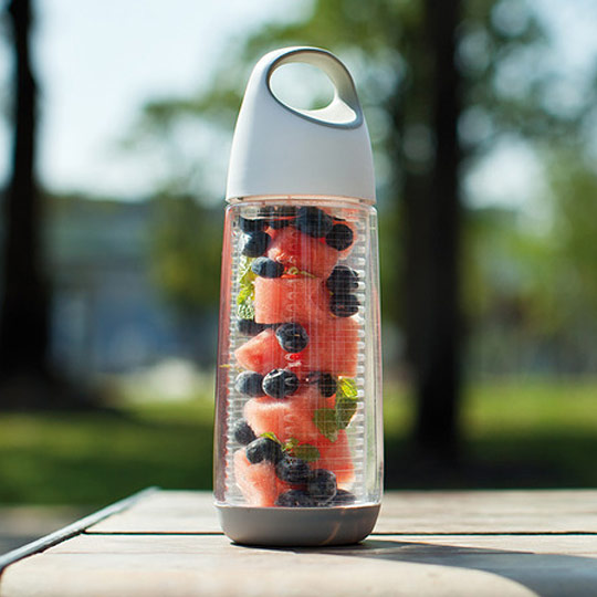 Бутылка для воды с кассетой для фруктов 