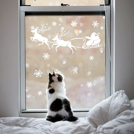 Наклейка на окно и стену 'Дед Мороз спешит'