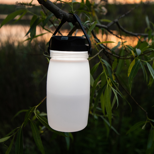 Бутылка для воды с зарядным устройством и фонариком 'Light'