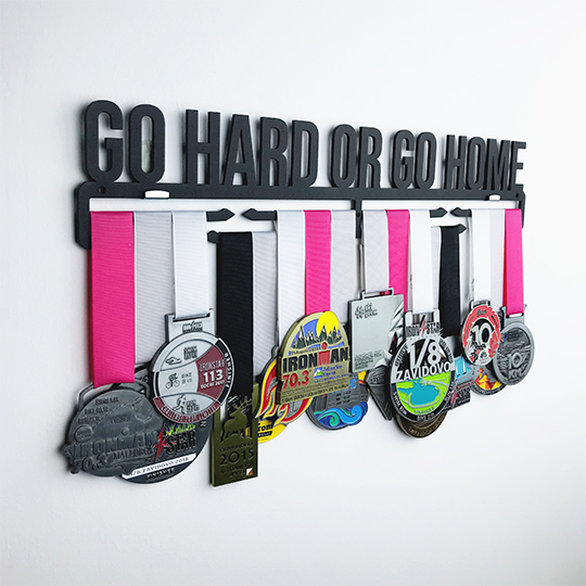 Медальница 'Go hard or go home'