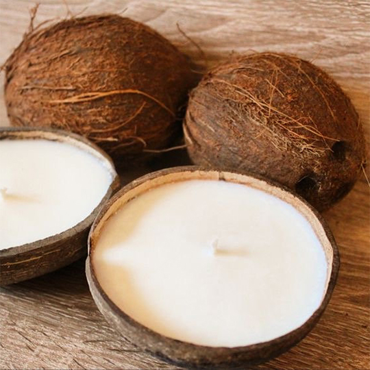 Свеча в кокосовой скорлупе ручной работы 'Иланг Иланг'